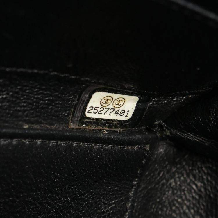 Pre Owned Chanel CC Filigree Black Leather Shoulder Bag
