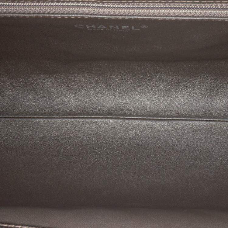 Pre Owned Chanel Silver CC Quilted Metallic Caviar Clutch