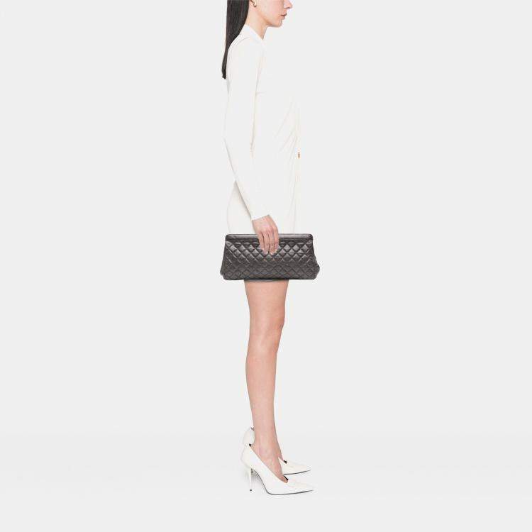 Pre Owned Chanel Silver CC Quilted Metallic Caviar Clutch