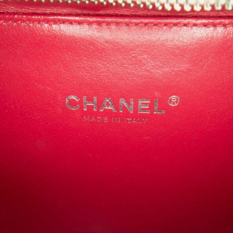 Pre Owned Chanel White Small Caviar Striped CC Filigree Vanity Case