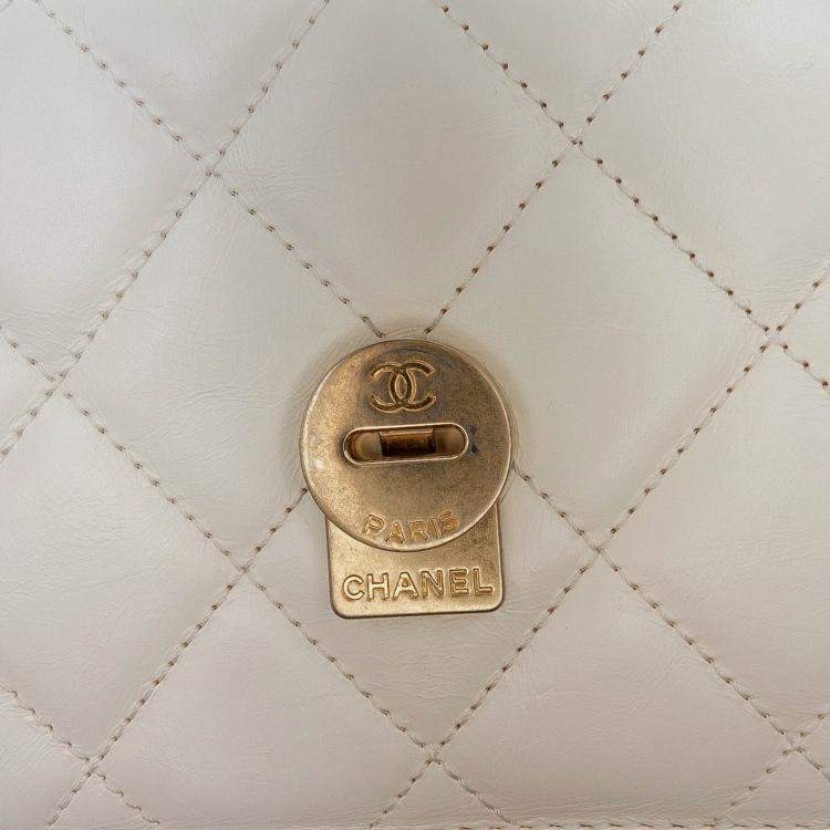 Pre Owned Chanel White Crumpled Calfskin En Vogue Rope Flap