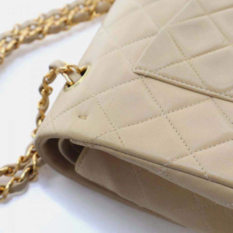 Pre Owned Chanel Classic Flap Medium Beige Lambskin Shoulder Bag