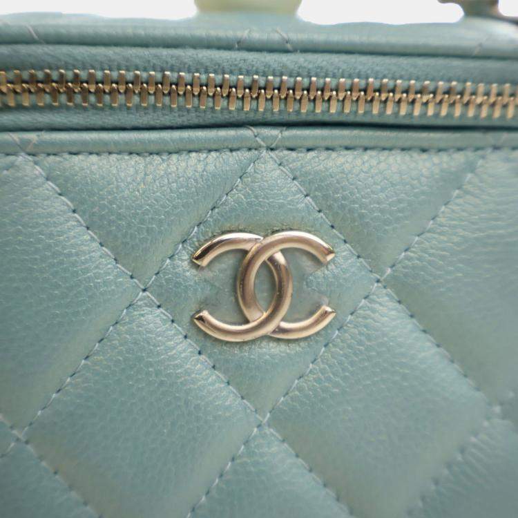 Pre Owned Chanel Pearl On Top Mini Green Caviar Vanity Case
