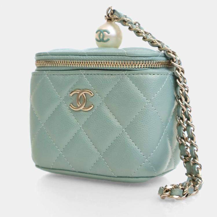 Pre Owned Chanel Pearl On Top Mini Green Caviar Vanity Case