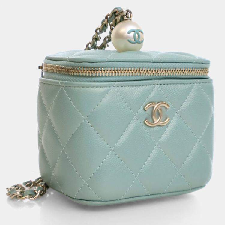 Pre Owned Chanel Pearl On Top Mini Green Caviar Vanity Case