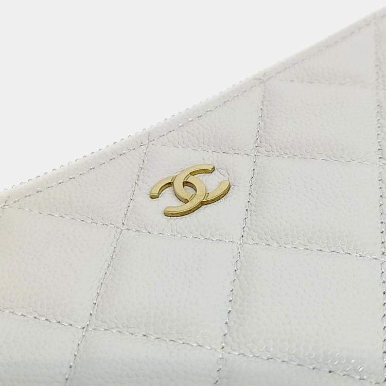 Pre Owned Chanel White Leather Caviar Clutch New Medium