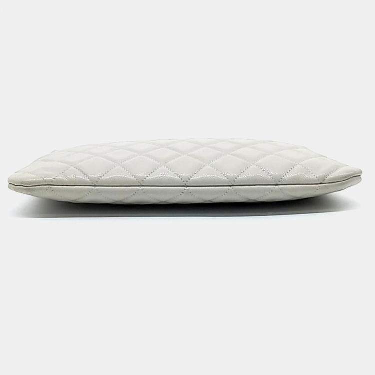Pre Owned Chanel White Leather Caviar Clutch New Medium