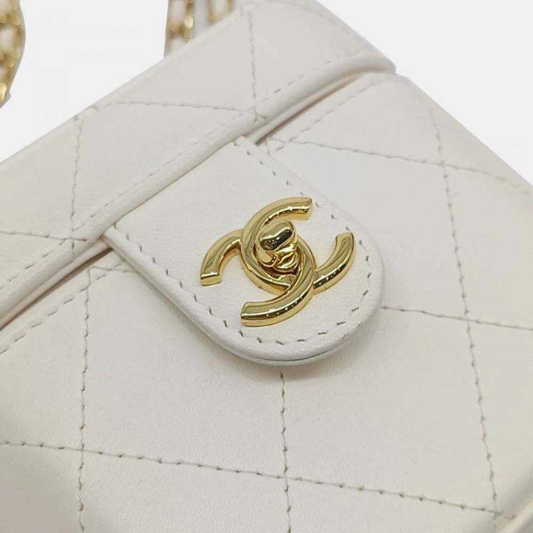 Pre Owned Chanel White Leather Vanity Mini Crossbody Bag