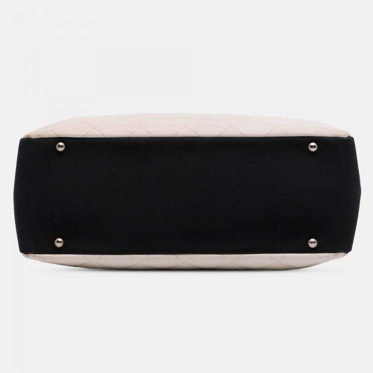 Pre Owned Chanel Cream CC Quilted Lambskin Zip Shoulder Bag