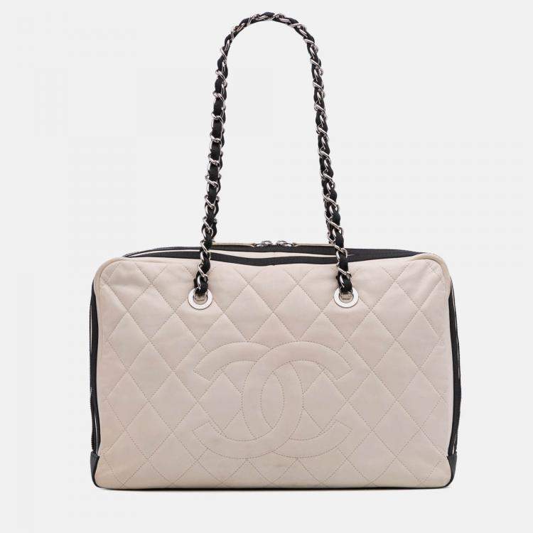Pre Owned Chanel Cream CC Quilted Lambskin Zip Shoulder Bag