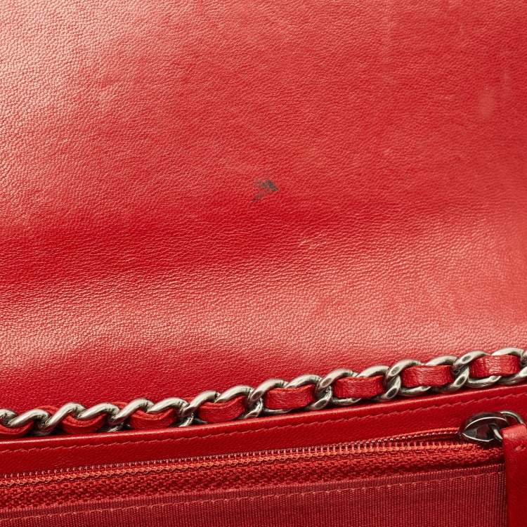 Pre Owned Chanel Red Quilted Leather Boy Flap Wallet On Chain