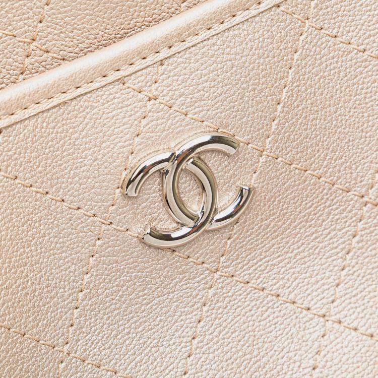 Pre Owned Chanel Gold Metallic Calfskin Quilted Jungle Stroll Hobo