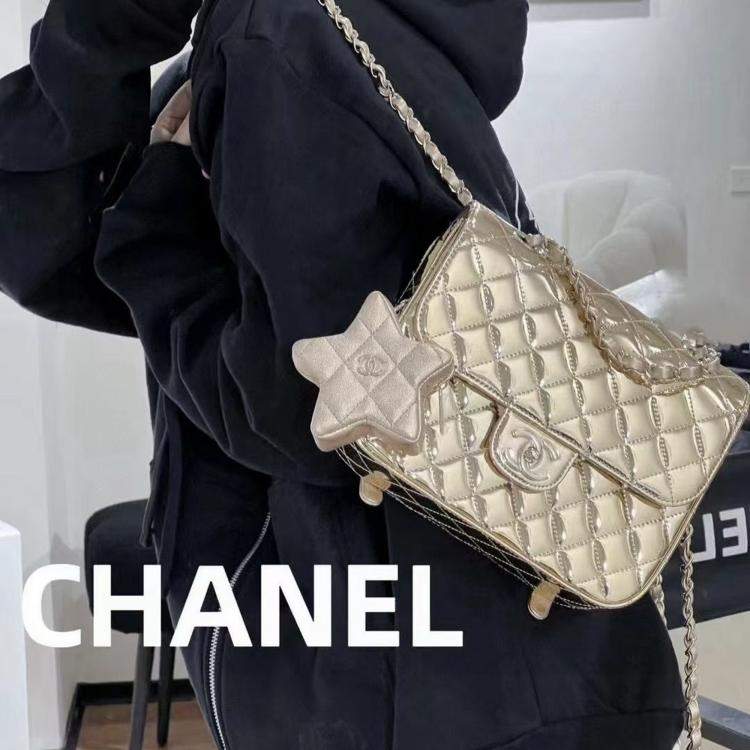 Pre Owned Chanel 24C Gold Patent Leather Star Shoulder Bag