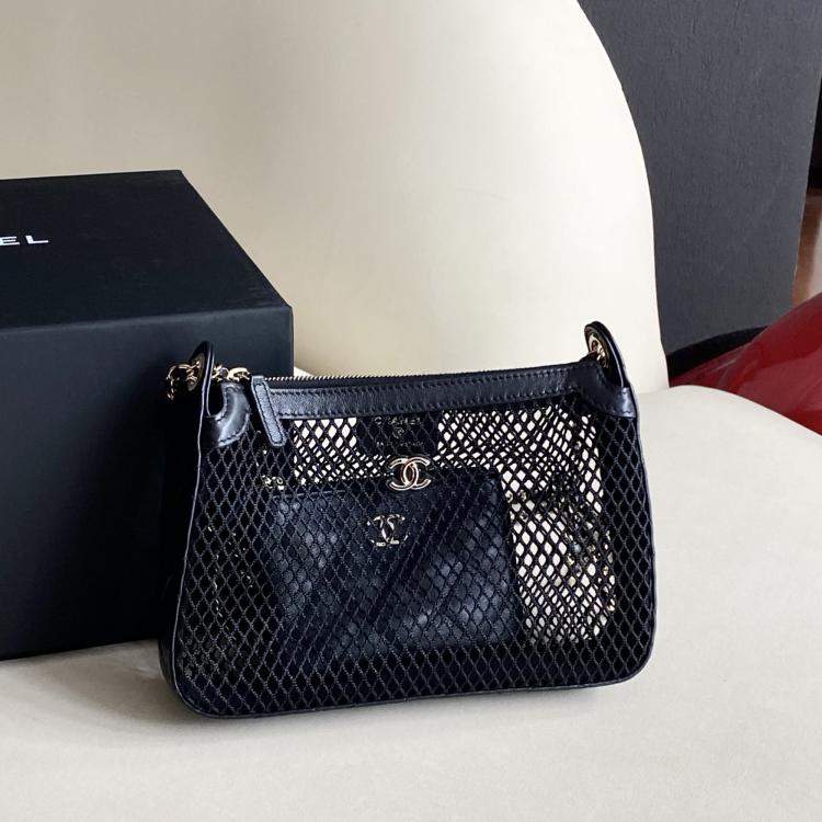 Pre Owned Chanel Mesh Black Shiny Lambskin Clutch with Chain