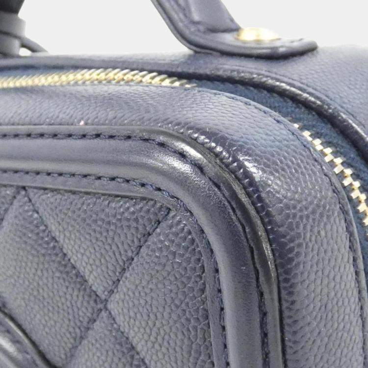 مملوكة مسبقًا Chanel CC Quilted Navy Caviar Leather  Bag