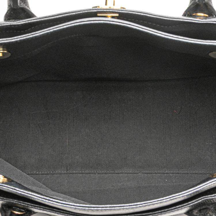 Pre Owned Chanel Black Medium Calfskin Executive Cerf Tote