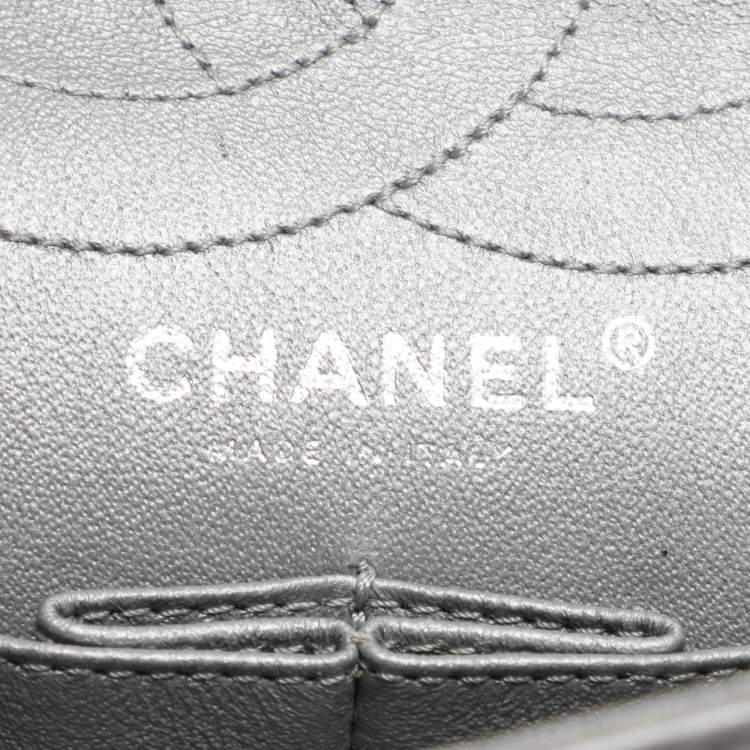 Pre Owned Chanel Silver Quilted Leather 226 Classic Reissue 2.55 Flap Bag
