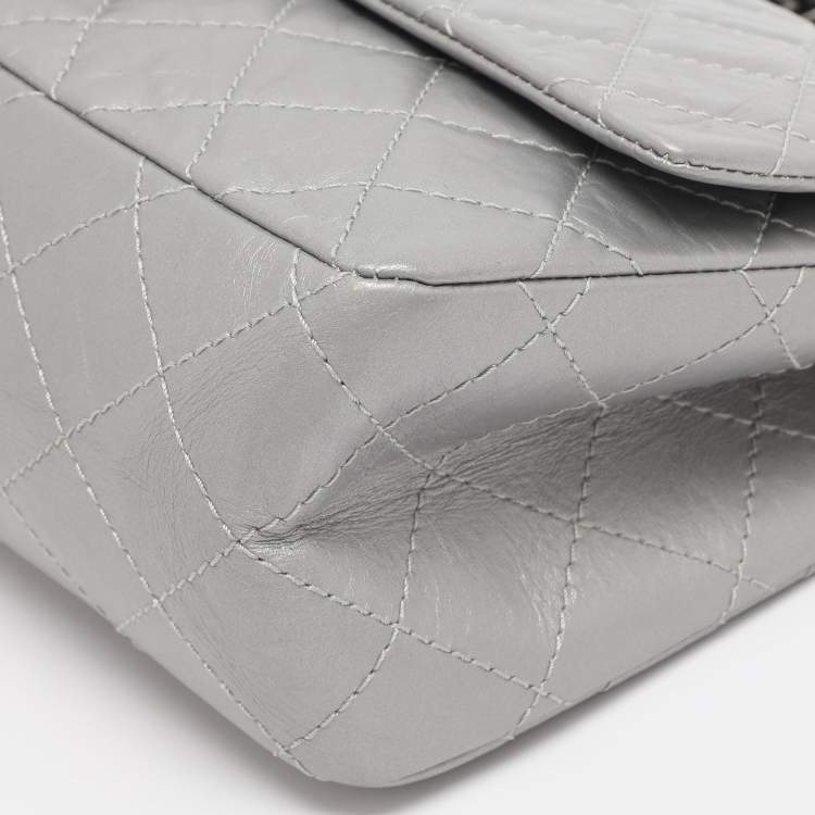 Pre Owned Chanel Silver Quilted Leather 226 Classic Reissue 2.55 Flap Bag