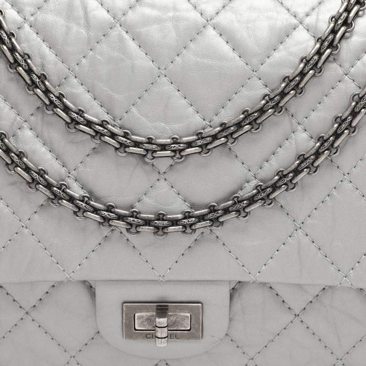 Pre Owned Chanel Silver Quilted Leather 226 Classic Reissue 2.55 Flap Bag