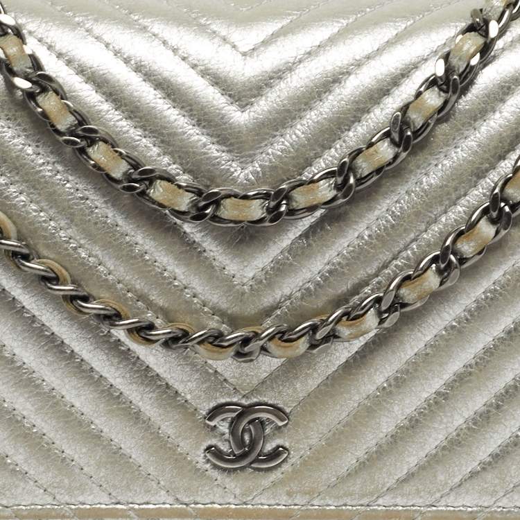 Pre Owned Chanel Silver Chevron Leather CC WOC Bag