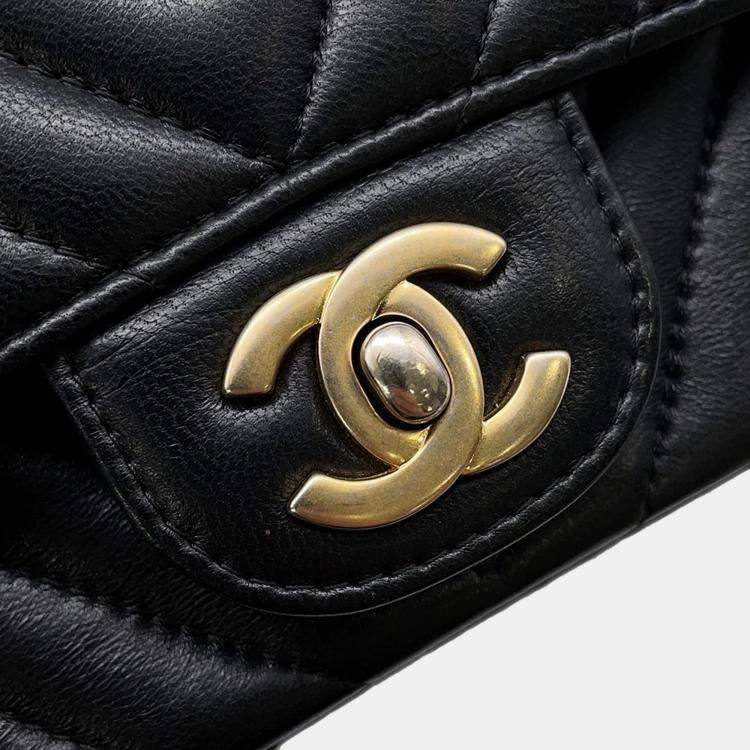 Pre Owned Chanel Chevron Mini Chain shoulder Bag Black Lambskin Size 18