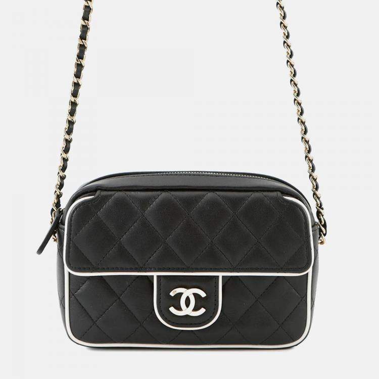 Pre Owned Chanel Matelasse Black/White Lambskin Chain Clutch Bag