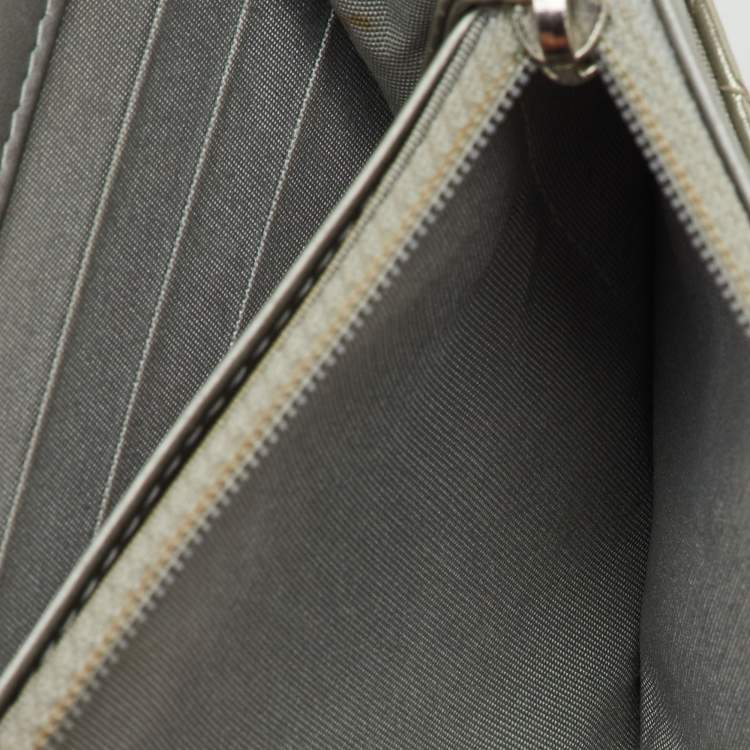 Pre Owned Chanel Metallic Grey Quilted Patent Leather Classic Boy WOC Bag
