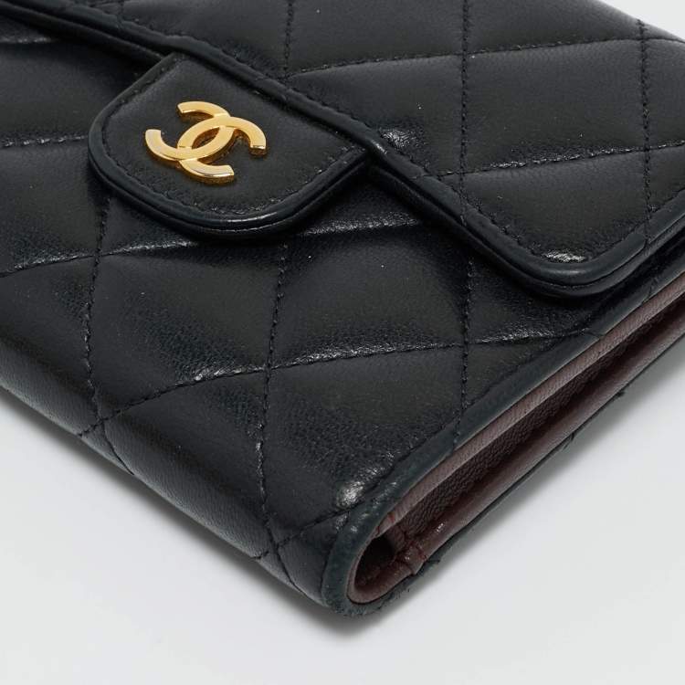 Pre Owned Chanel Black Quilted Leather CC Trifold Compact Wallet