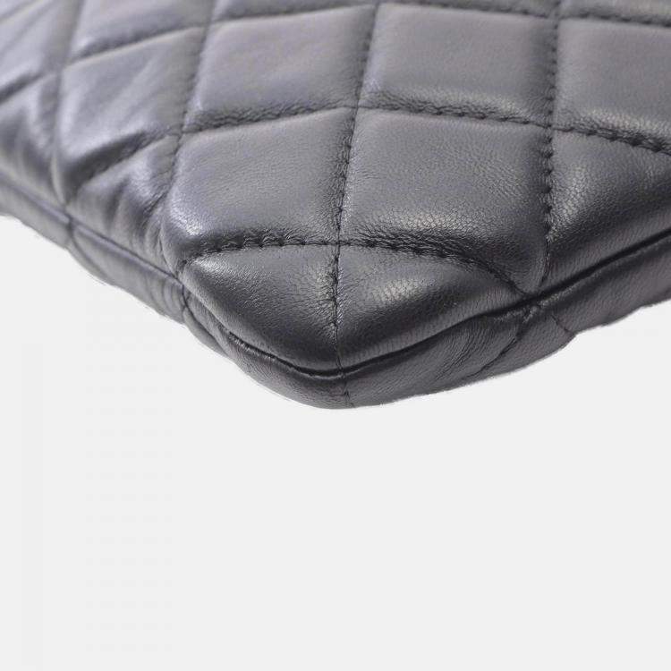 Pre Owned Chanel Black Large Quilted Lambskin O Case Clutch