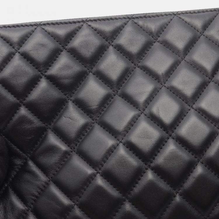 Pre Owned Chanel Black Large Quilted Lambskin O Case Clutch
