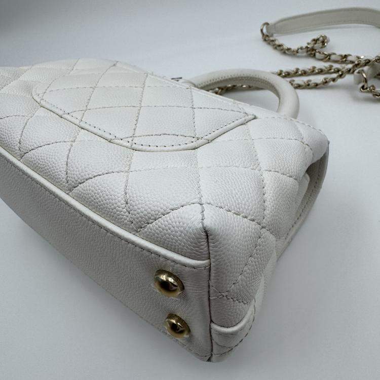 Pre Owned Chanel White Quilted Caviar Leather Mini Coco Top Handle Bag