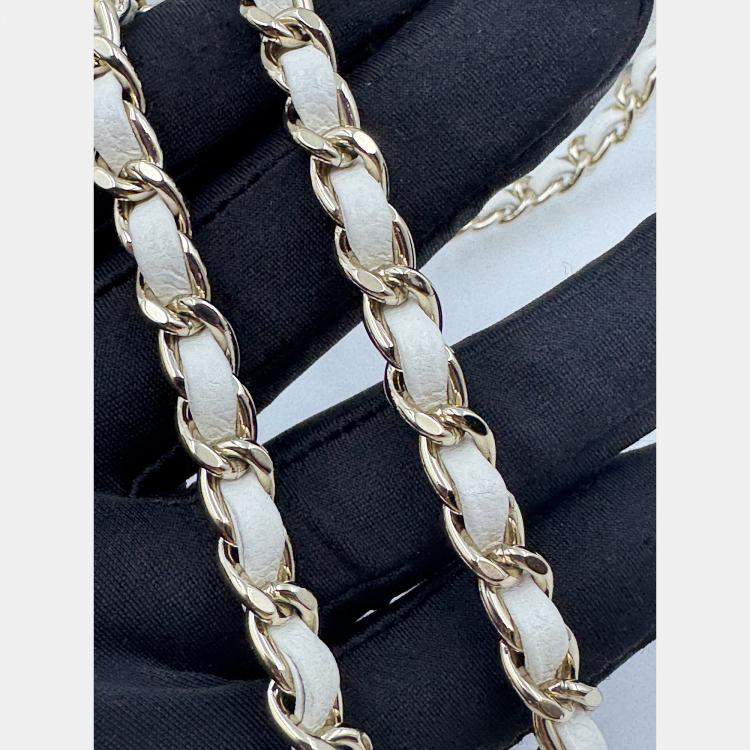 Pre Owned Chanel White Quilted Caviar Leather Mini Coco Top Handle Bag