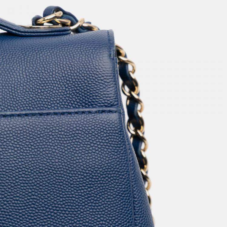 مملوكة مسبقًا Chanel Blue Medium Caviar Business Affinity Flap