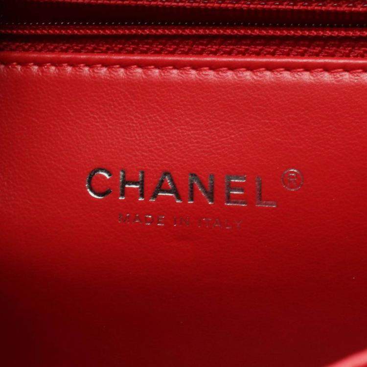 Pre Owned Chanel Red Medium Quilted Calfskin CC Filigree Incognito Flap