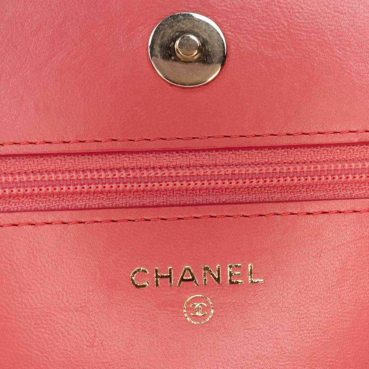 Pre Owned Chanel Pink Lambskin Boy Wallet On Chain