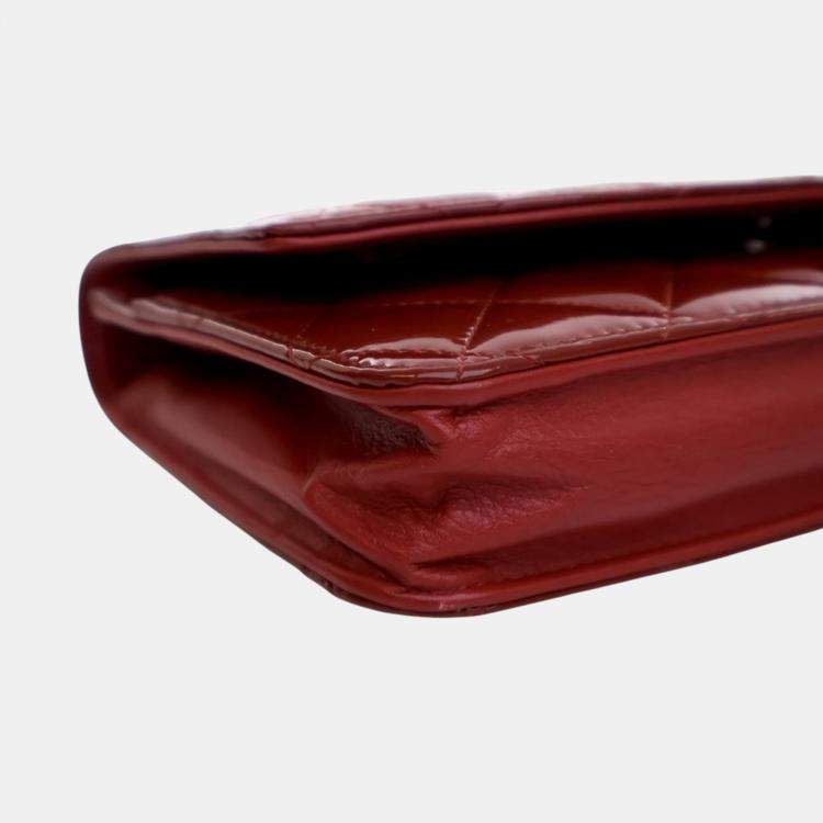 Pre Owned Chanel Red Quilted Patent Brilliant Wallet On Chain