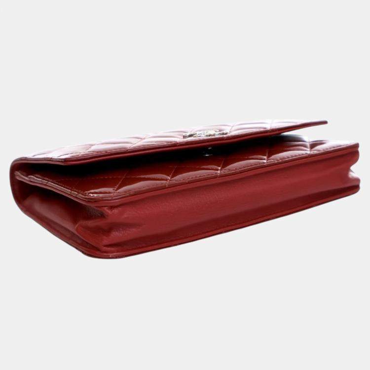 Pre Owned Chanel Red Quilted Patent Brilliant Wallet On Chain
