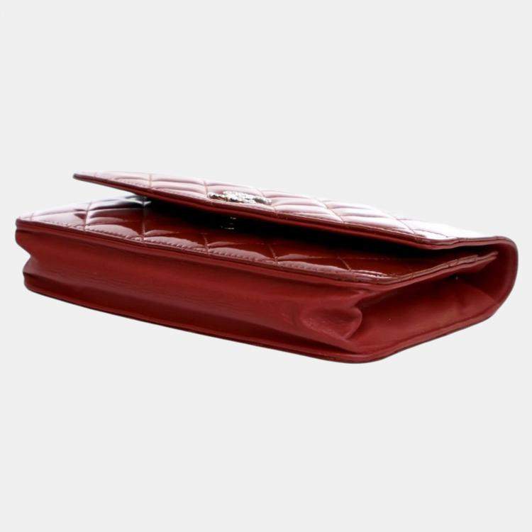 Pre Owned Chanel Red Quilted Patent Brilliant Wallet On Chain
