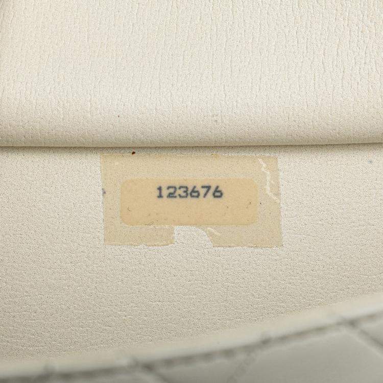 Pre Owned Chanel White CC Quilted Lambskin Single Flap