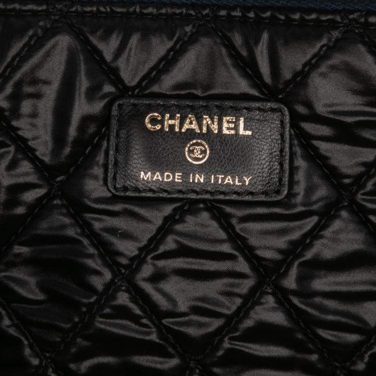 Pre Owned Chanel Black Navy Blue Large Bicolor Quilted Leather Pearl O Case Clutch