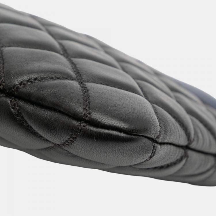 Pre Owned Chanel Black Navy Blue Large Bicolor Quilted Leather Pearl O Case Clutch