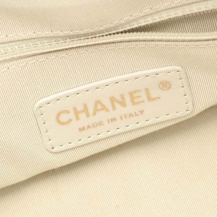 Pre Owned Chanel Matelasse Shoulder Bag Lambskin Leather Black