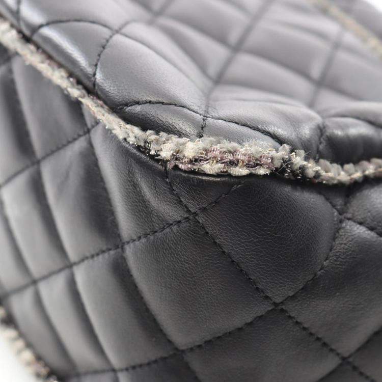 Pre Owned Chanel Matelasse Shoulder Bag Lambskin Leather Black
