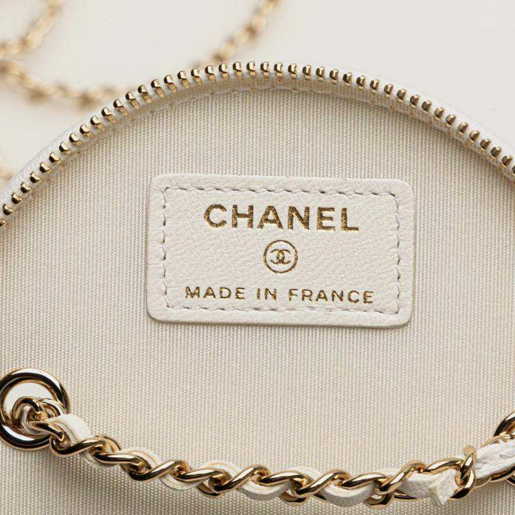 Pre Owned Chanel White Quilted Lambskin Leather Chain and Charm Vanity Case