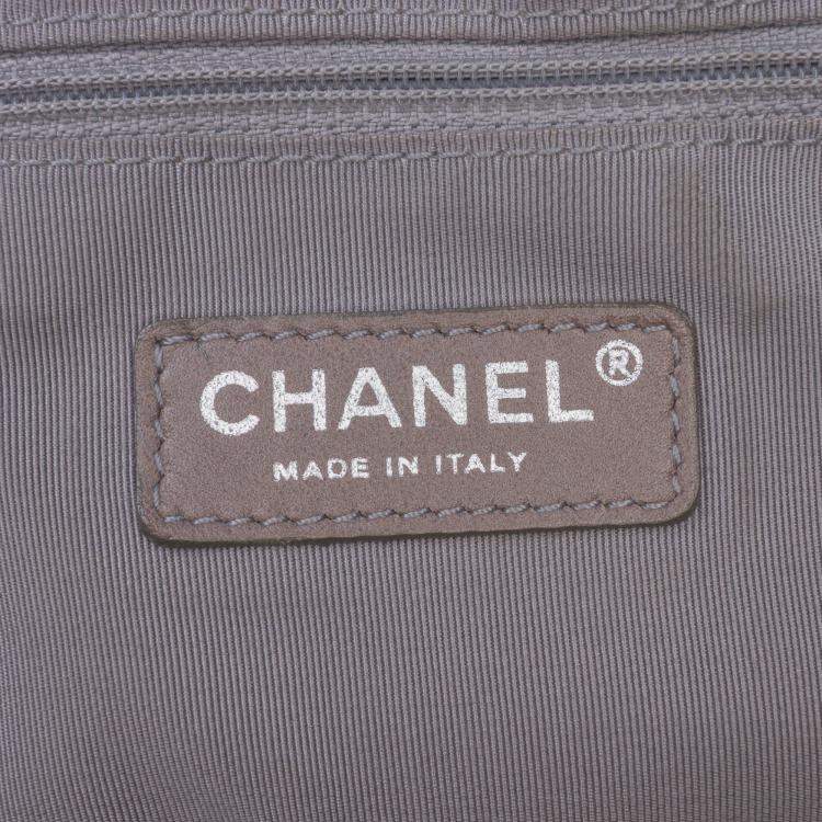 Pre Owned Chanel Blue Medium Cracked Metallic Calfskin Modern Chain Tote