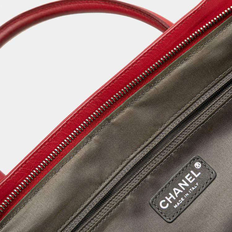 Pre Owned Chanel Red Lambskin Square Stitched Lax Handbag
