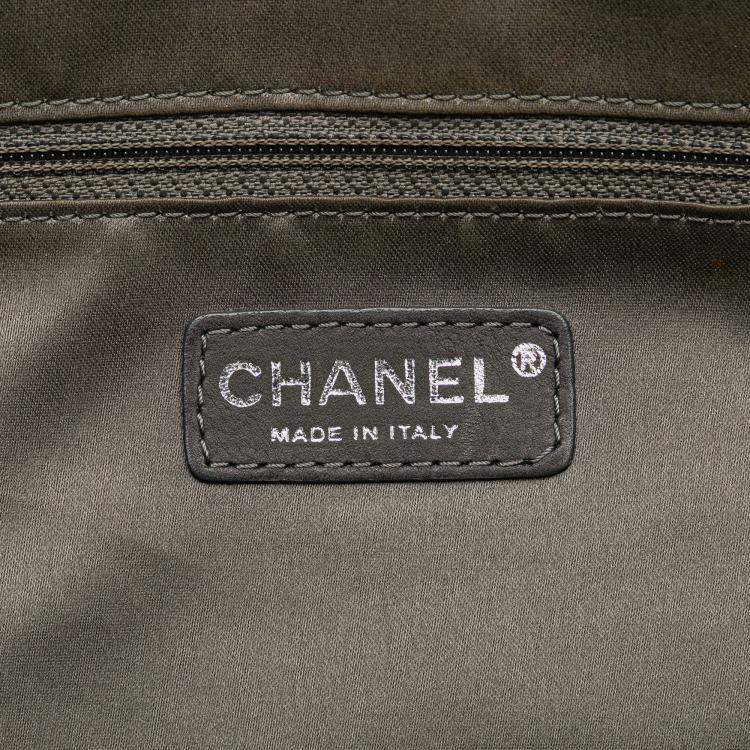 Pre Owned Chanel Red Lambskin Square Stitched Lax Handbag
