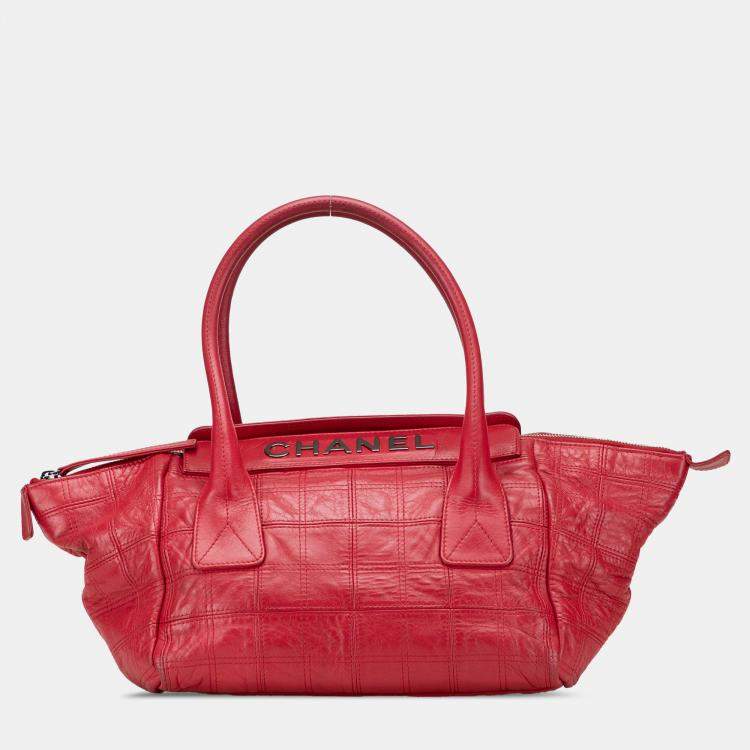 Pre Owned Chanel Red Lambskin Square Stitched Lax Handbag