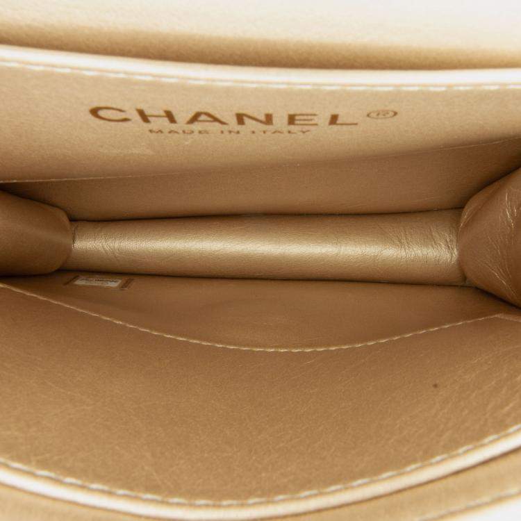 Pre Owned Chanel White Small Chic Pearls Flap