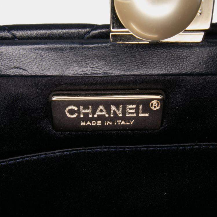 Pre Owned Chanel Black CC Quilted Lambskin Pearl Clutch